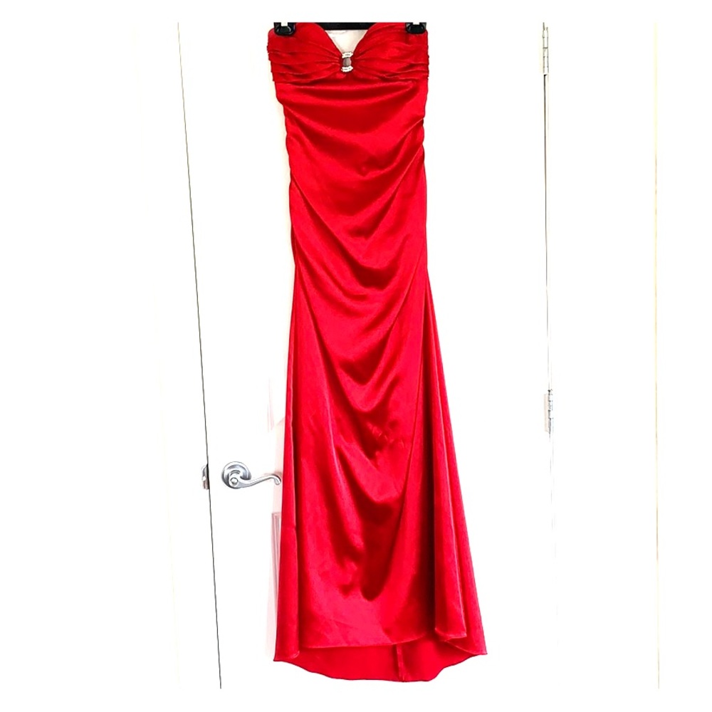 🌸Laura red dress size 5 used